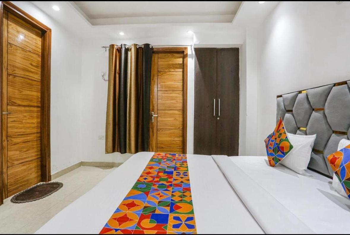 ניו דלהי Hotel 24By7 מראה חיצוני תמונה