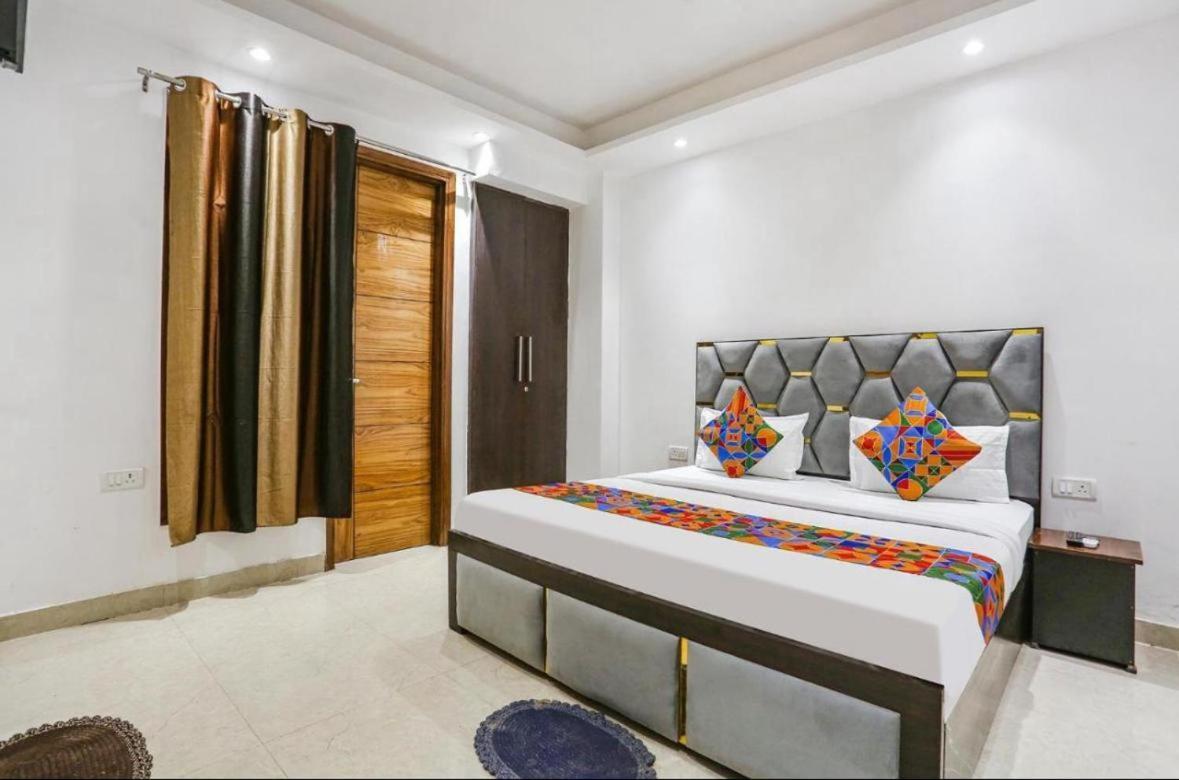 ניו דלהי Hotel 24By7 מראה חיצוני תמונה