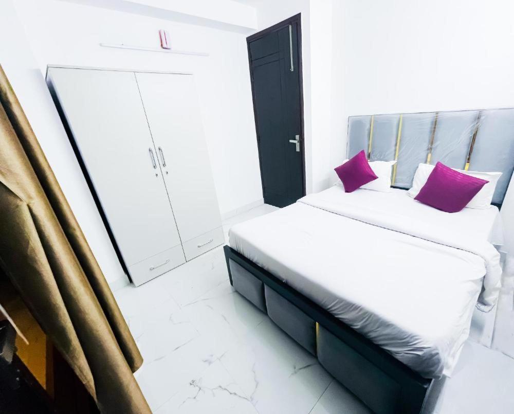 ניו דלהי Hotel 24By7 מראה חיצוני תמונה