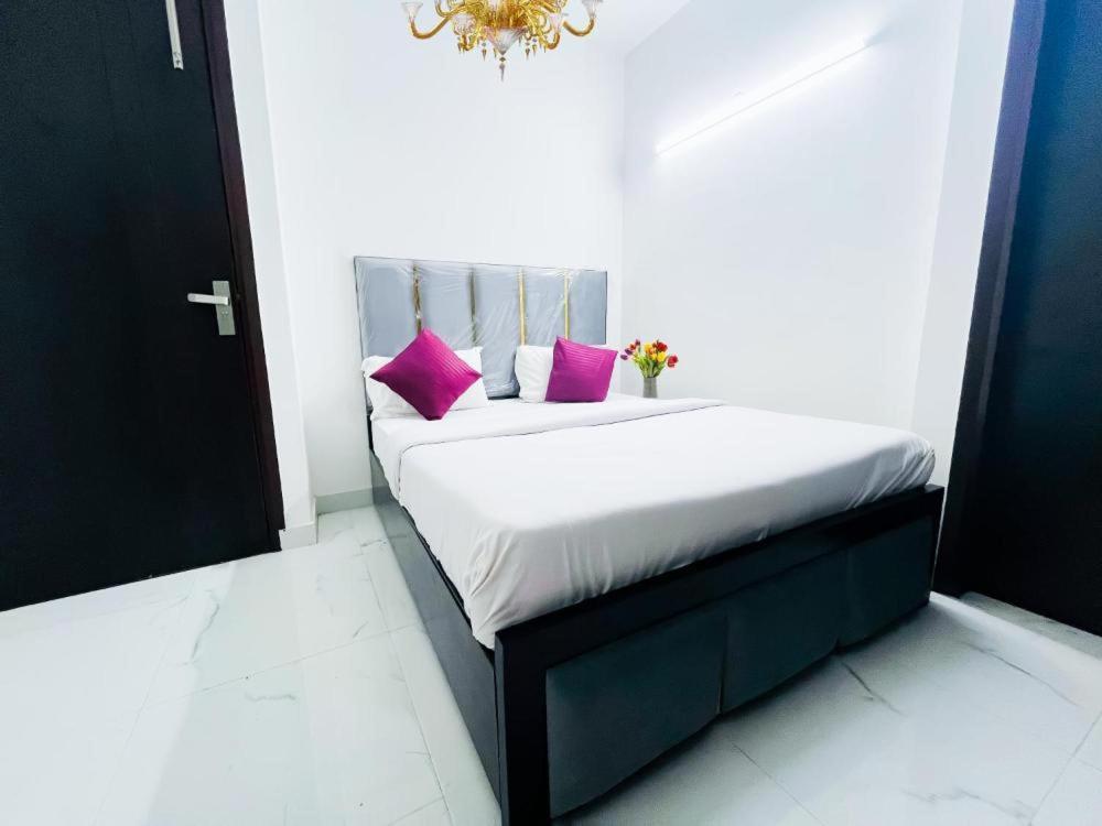 ניו דלהי Hotel 24By7 מראה חיצוני תמונה
